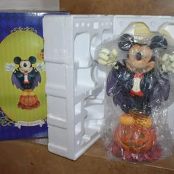 RARE BIG Disney Halloween Light Up Mickey Mouse Vampire Dracula Statue Figure
