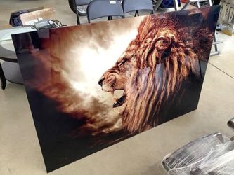 Roaring Lion Tempered Glass Wall Art 40x60in