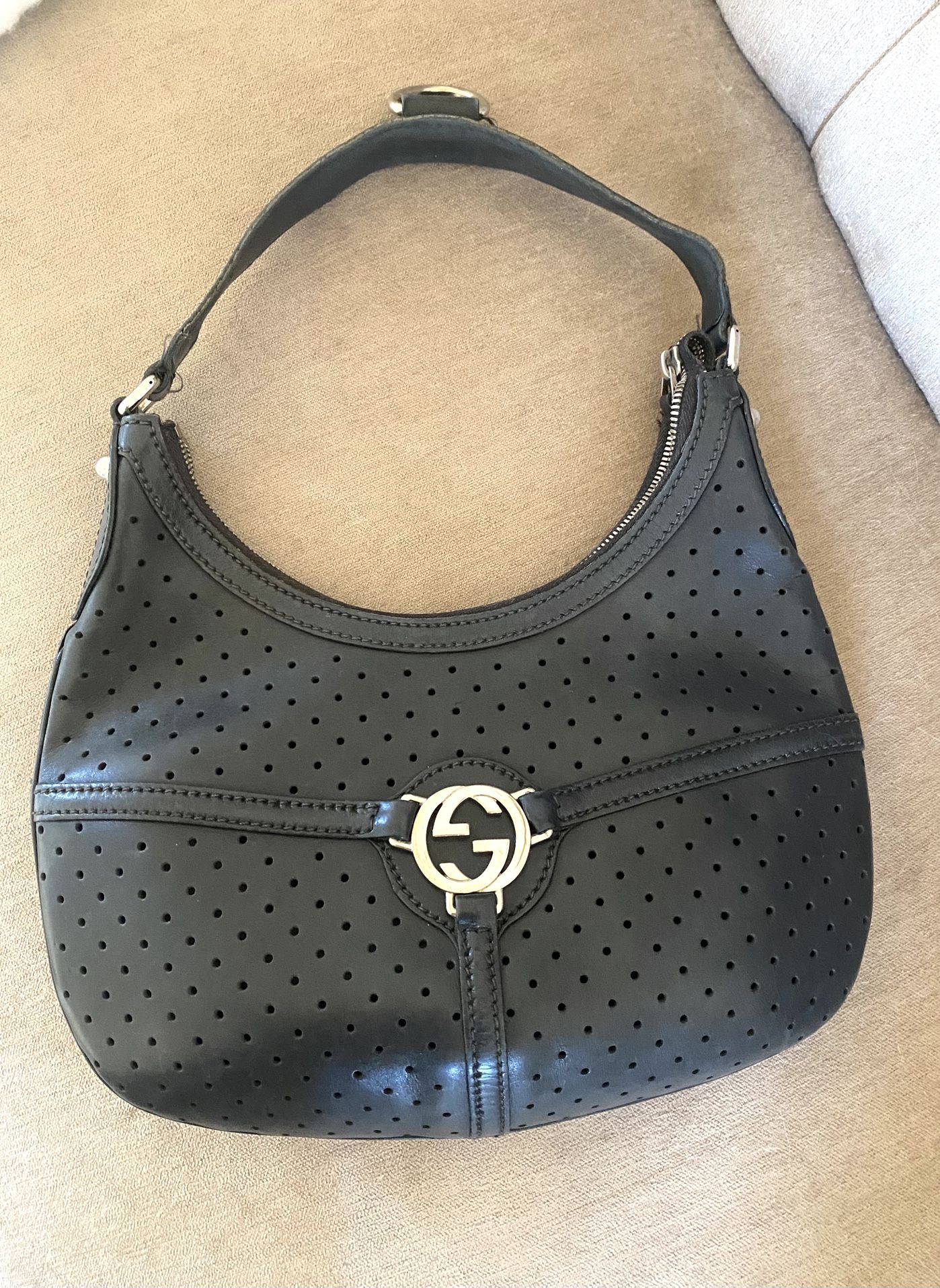 Authentic Chic Gucci Shoulder Bag