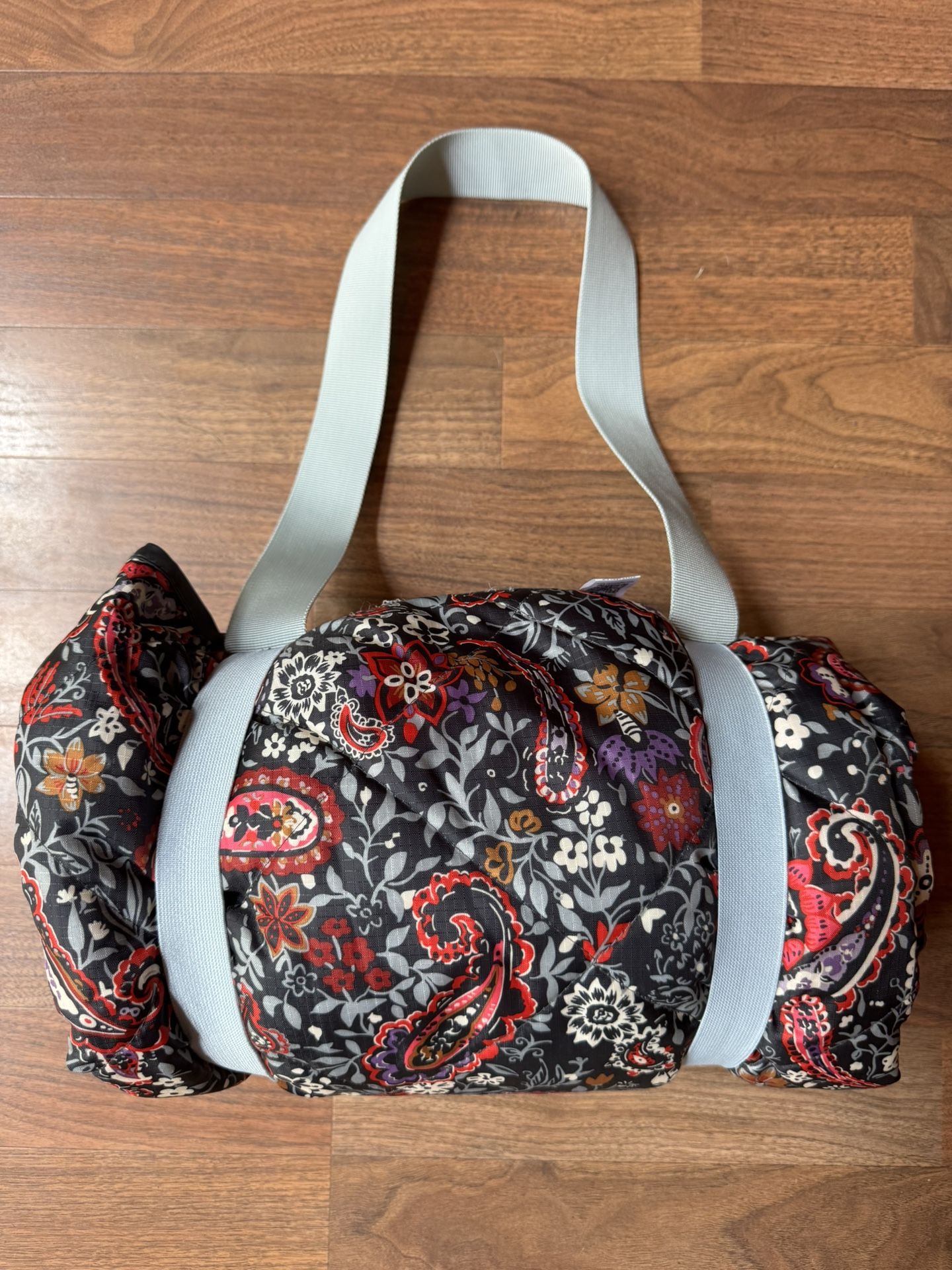 Vera Bradley Coleman Camping Blanket Eden Paisley Grey Picnic Bleacher Stadium