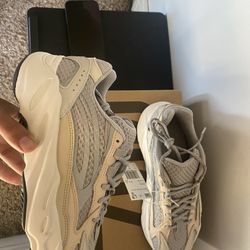 Adidas Yeezy Boost 700 V2 Cream
