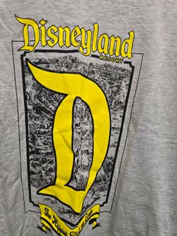 Disneyland Resort Graphic T-Shirt size adult medium