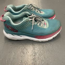 Hokas Sneakers (women’s)