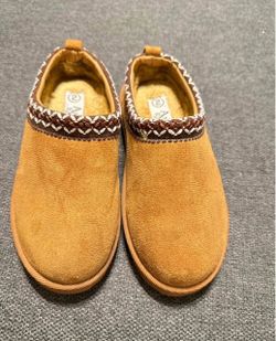 Brown girls slippers size 2
