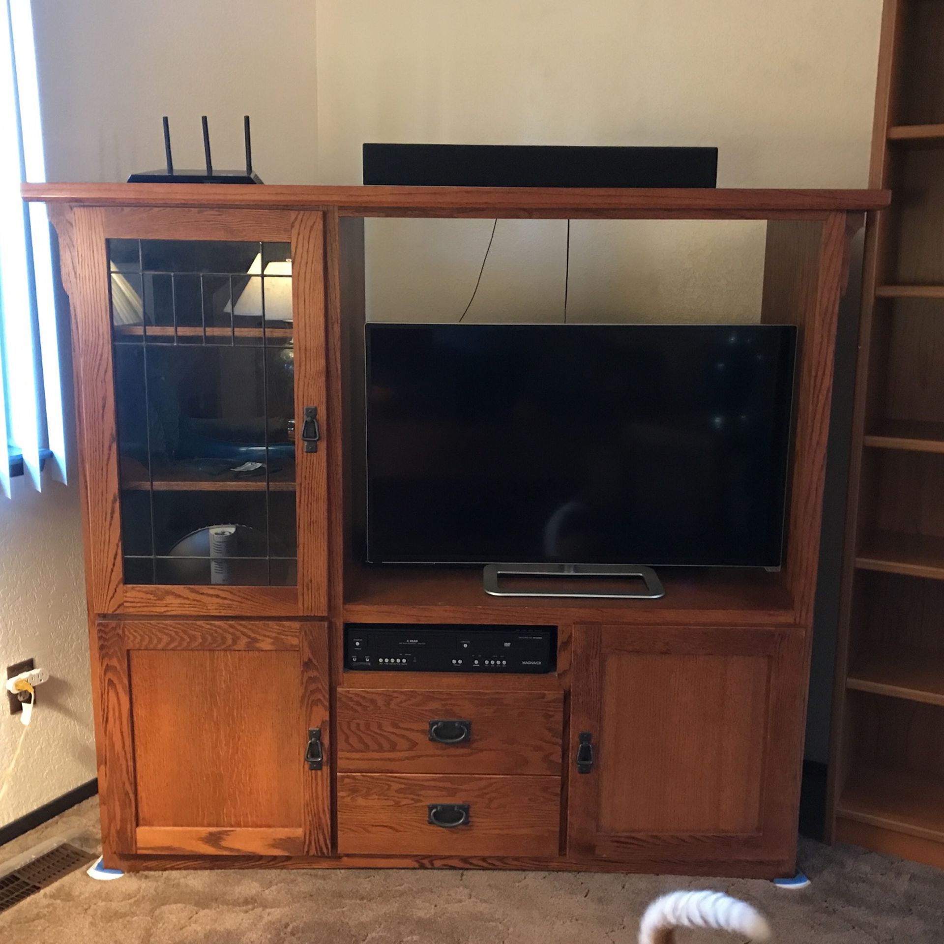 Oak  Entertainment  Stand 200.00or Best Offer 