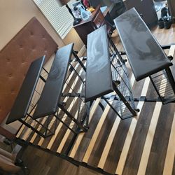 Queen Bed /4 Sliding Drawers 
