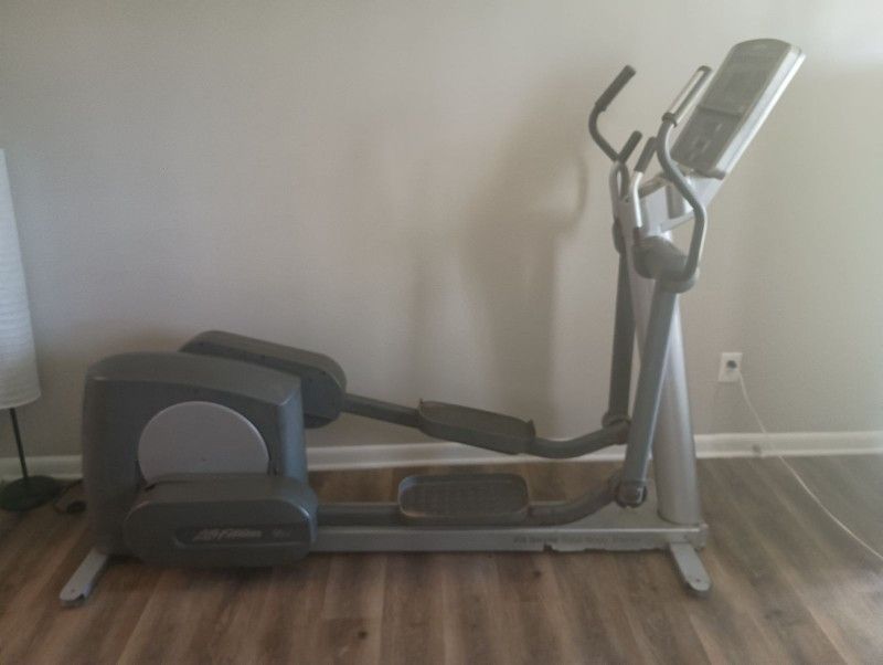 Elliptical Life Fitness 