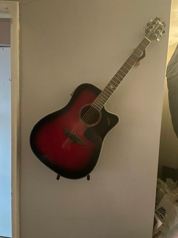 Keith Urban
Light the Fuse
Authentic Guitar
Keith Urban Autographed Signed Guitar
Certificate of Authenticity
Signed by Keith