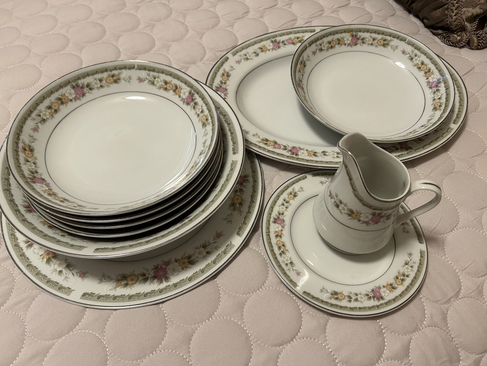 China Set Beautiful