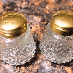 VINTAGE CLEAR HOBNAIL  CUT CRYSTAL SALT & PEPPER  