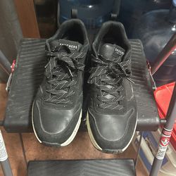 Sketchers Los Angeles Size 9