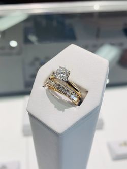 Ladies Diamond ring set