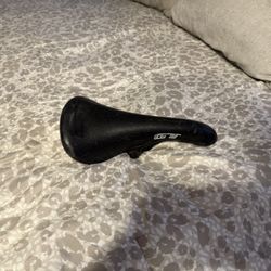 90’s Gt Viscount Drop nose Bmx Seat