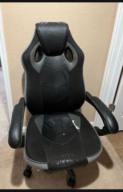 Black and Gray Gaming Chair with Armrests and foot rest