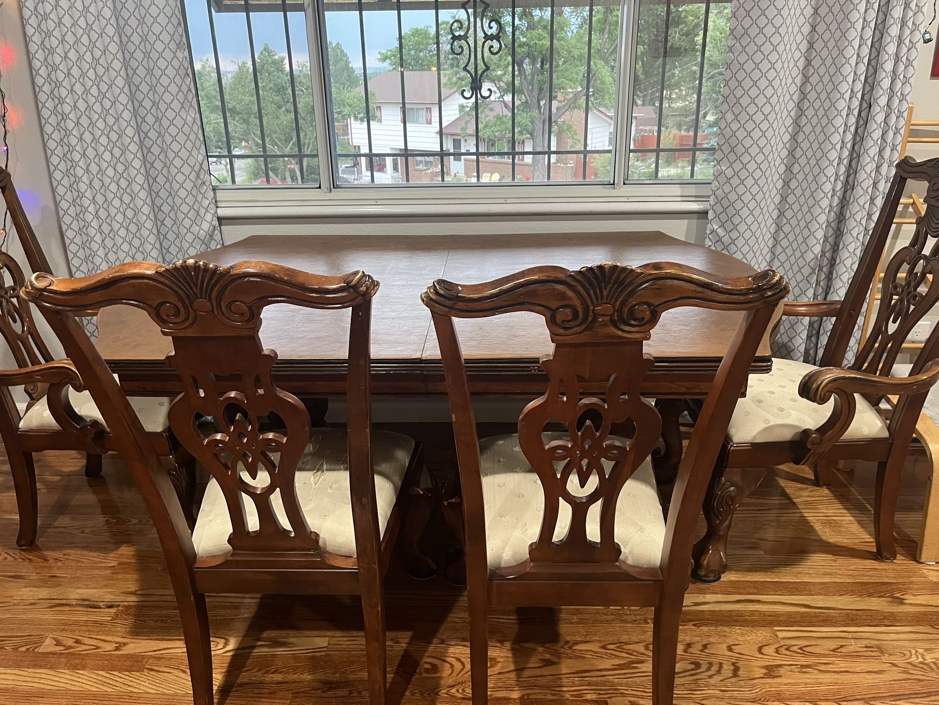 Vintage Dining Table And Chairs With Table Protector