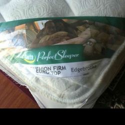 Full bed pillow top can deliver newKing bed pillow top can deliver new