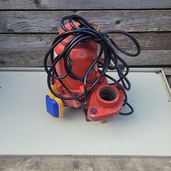 3/4 HP sewage pump with new float switch 