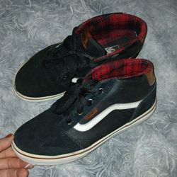 Youth Vans Size 4