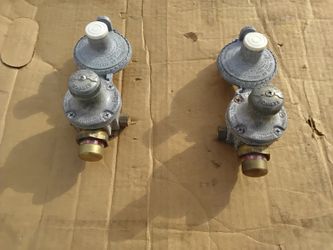 Nice Gray Dual Propane Gas Tank Regulators For 2- Tank System Brand New. 