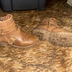 Girls Boots