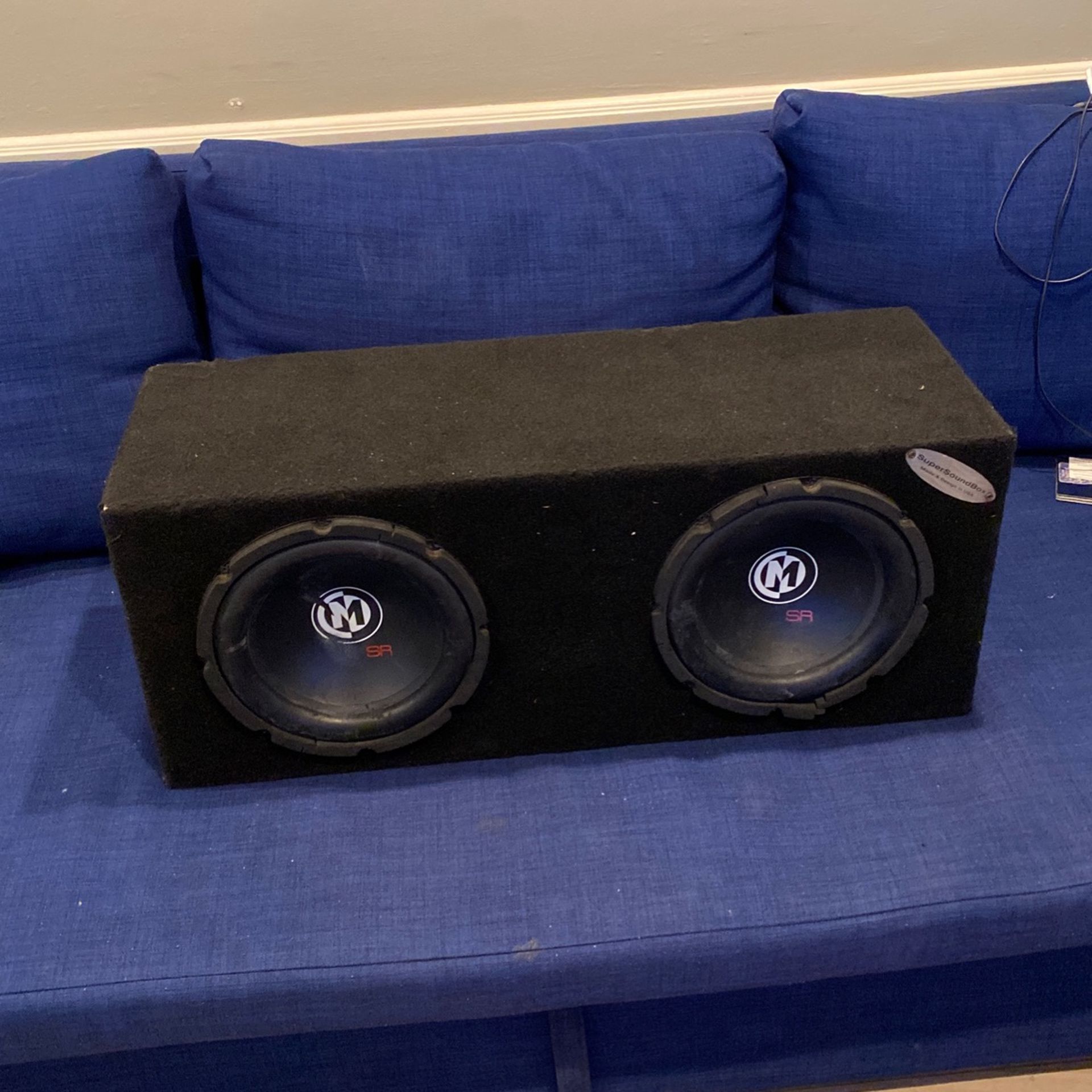 2 Memphis 10in Speakers in a Box with Amp
