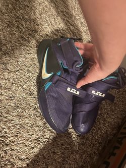 LeBron basketball shoes