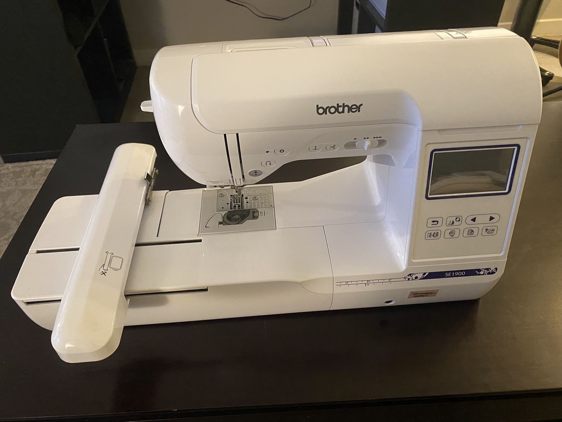 Brother SE1900 Sewing/Embroidery Machine with Hoops and Additional Accessories