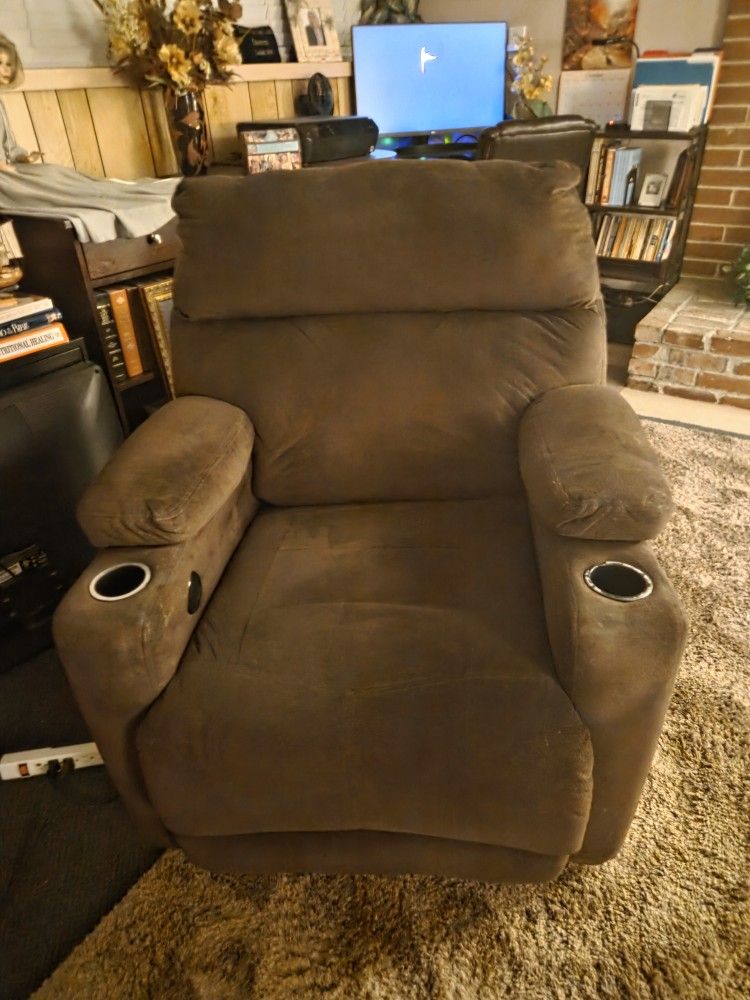 Brown Electric Recliner/PENDING