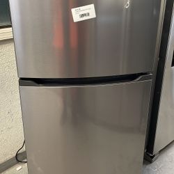FRIGIDAIRE FFHTVV 13.9-cu ft Top-Freezer Refrigerator