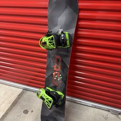 DC Snowboard with travel bag 