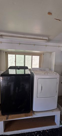 Samsung Top Load Washer and White Dryer Set