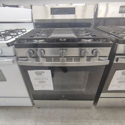 FEBRUARY SALE! GE 30-inch Free-Standing Gas Convection Range