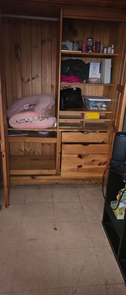 Wood dresser Very heavy
