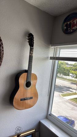 Guitara $50