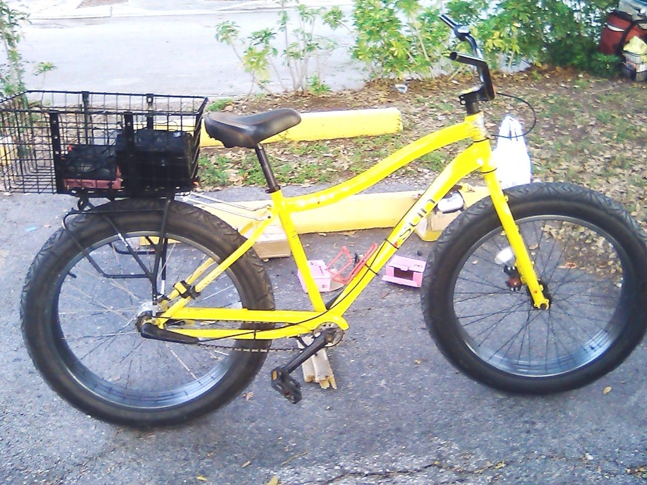 Sun bicycle, 26" 4.0 Fat tire. Electric bike conversion 12volt 20ah batteries.