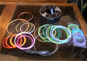 Tecboss SI300 3-d Pen with extra Filaments