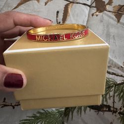 Mk Necklace And Bracelet 