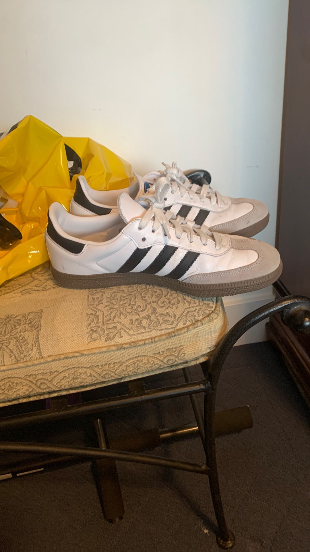 Adidas Samba; BARLEY WORN