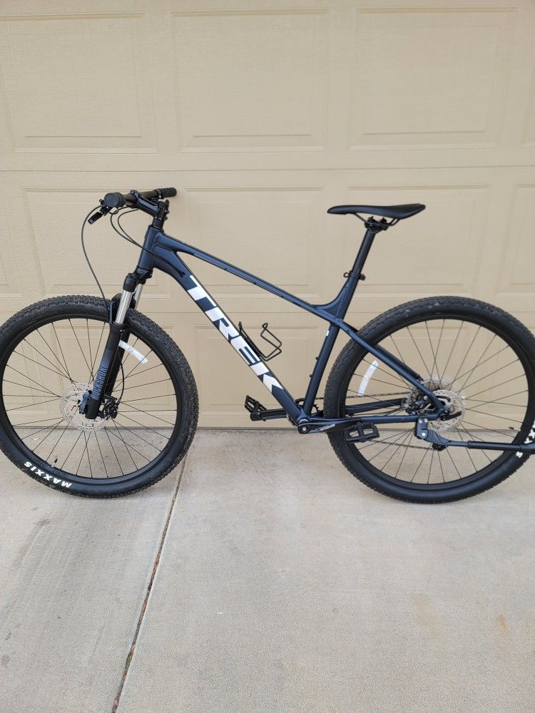 TREK MARLIN 7 MOUNTAIN BIKE 29ER 1X10 (XLARGE FRAME)