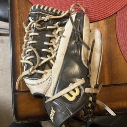 A2000 Outfield Glove 