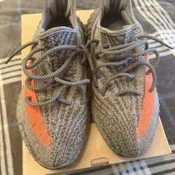 Yeezy 350 Boost( Beluga)