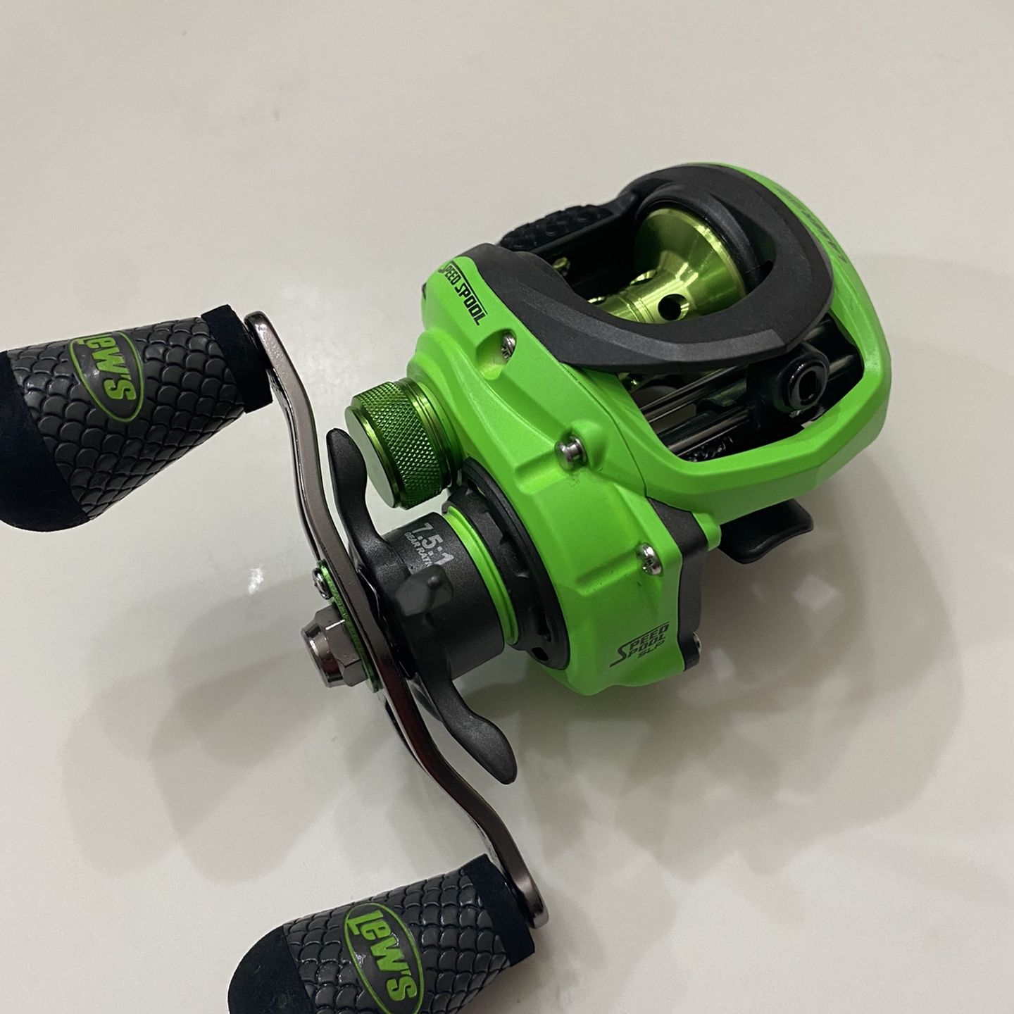 NEW Lew's Laser TXS Speed Spool right hand baitcaster fishing reel for Sale  in Alvin, TX - OfferUp