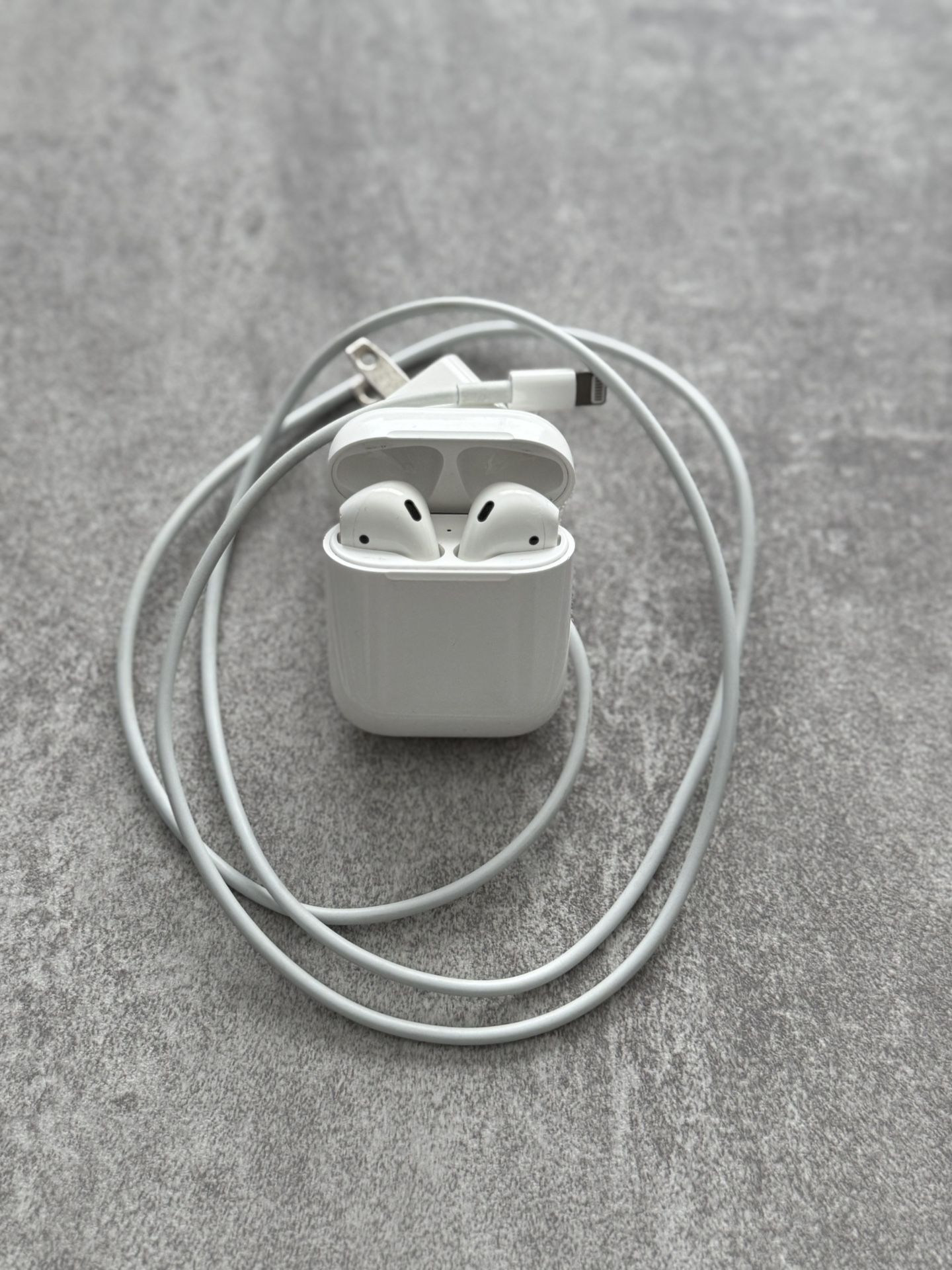 Air Pods (2nd Gen)