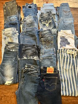 19 pair of woman jeans for $100
