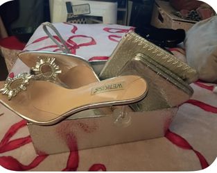 PRETTY SLIDE ON HEELS “ Wet kiss” SZ 8