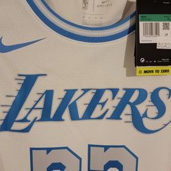XL AUTHENTIC  LeBron James LAKERS JERSEY XL  