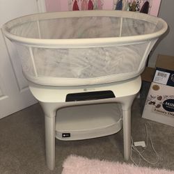 4 Moms Bassinet 