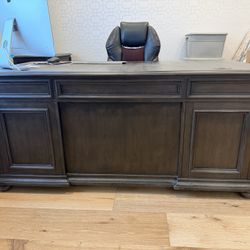 Desk and Matching File Cabinet 