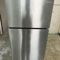 18 Cubic Foot Stainless Refrigerator 