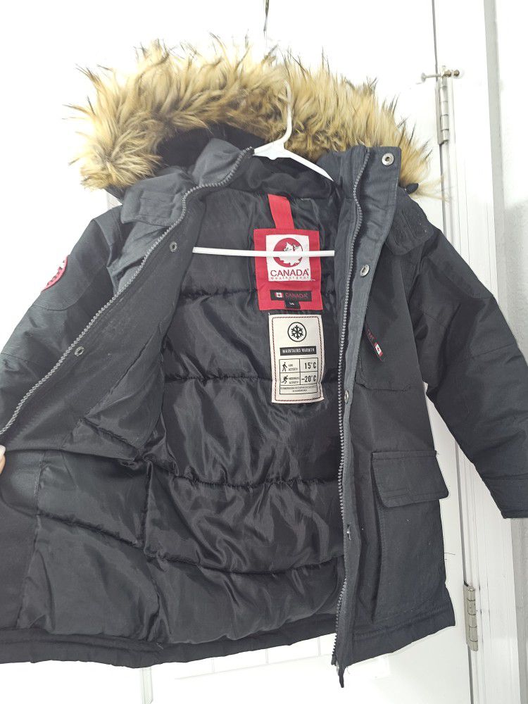 Canada Weather Gear . Water Resistant Heavyweight Parka

